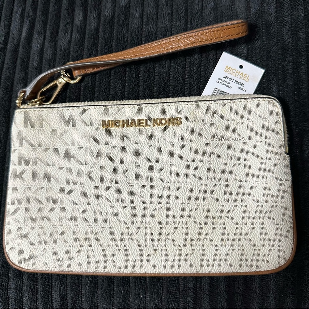 Michael Kors Jet Set Travel Wristlet